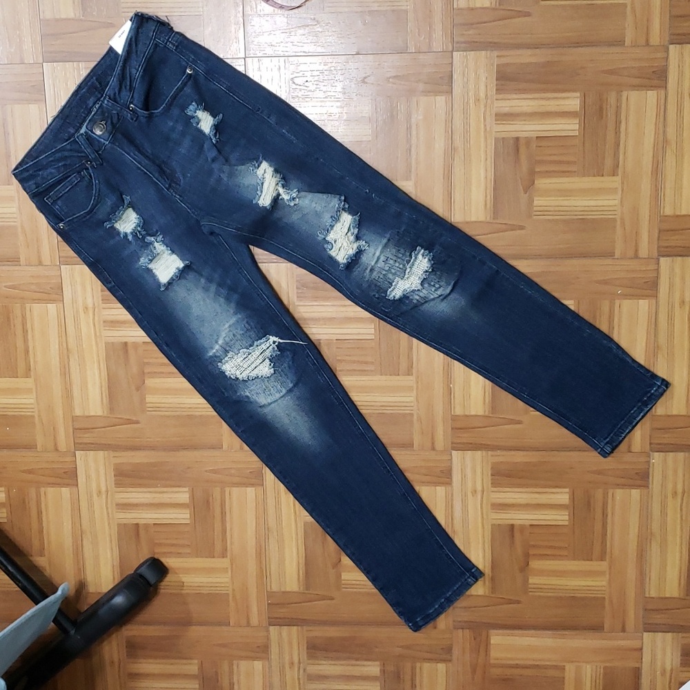 RUE21 destroyed jeans